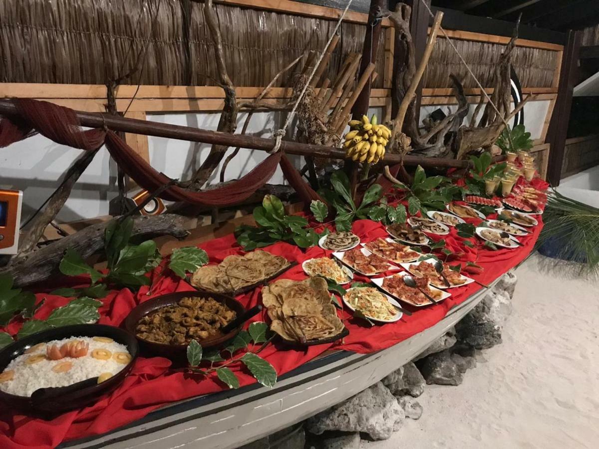 Hudhu Raakani Lodge Maldives Thinadhoo  Buitenkant foto